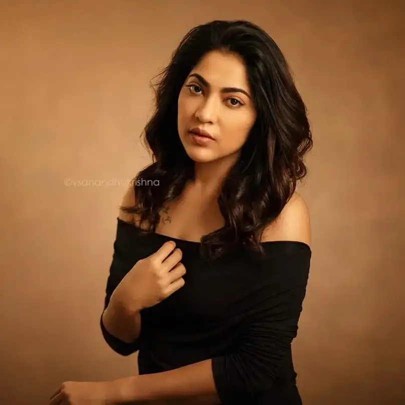 SOUTH INDIAN TV ACTRESS RAMYA SUBRAMANIAN IN BLACK DRESS 13